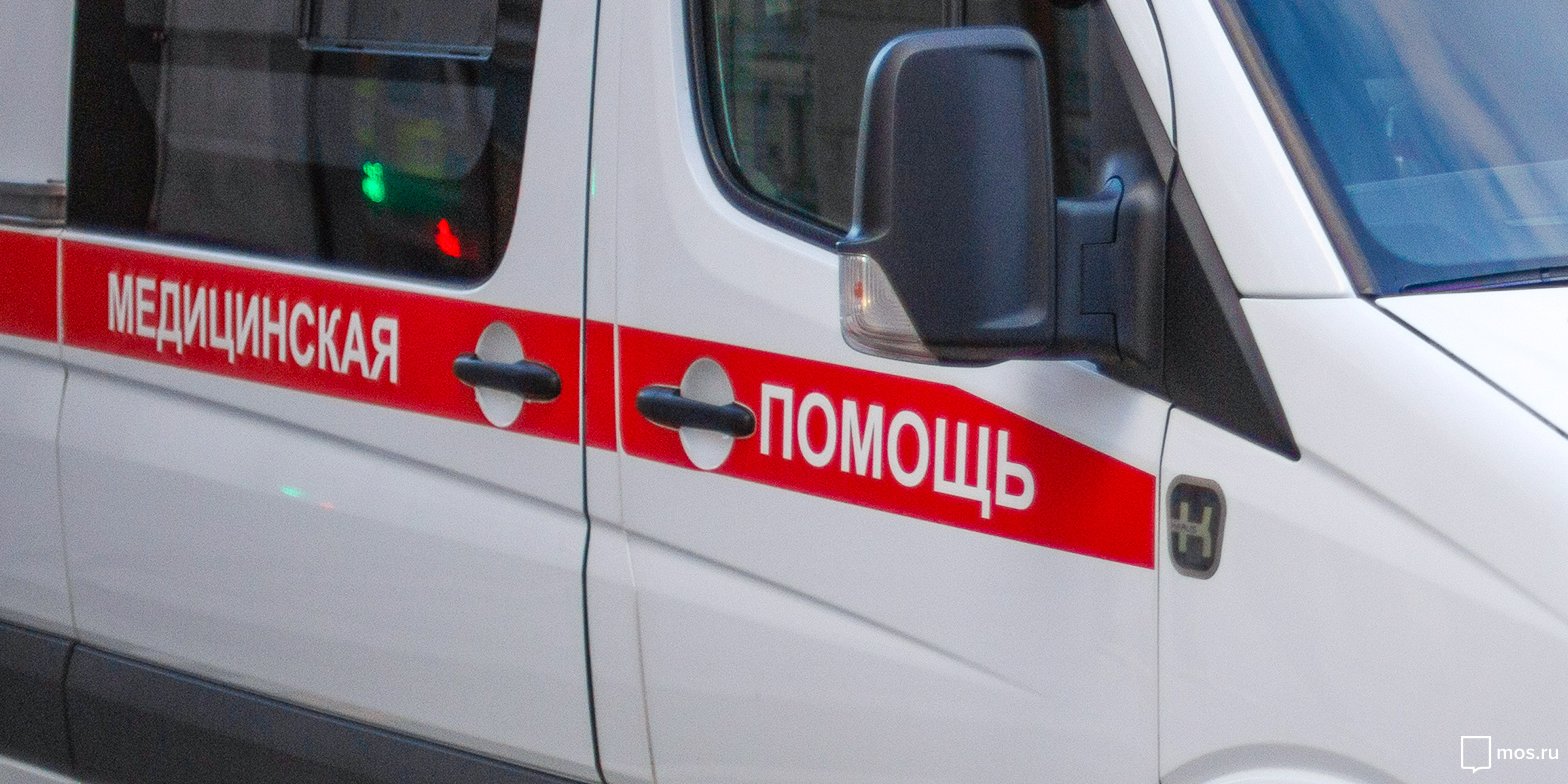 Школьница выжила после падения из окна высотки на Братиславской
