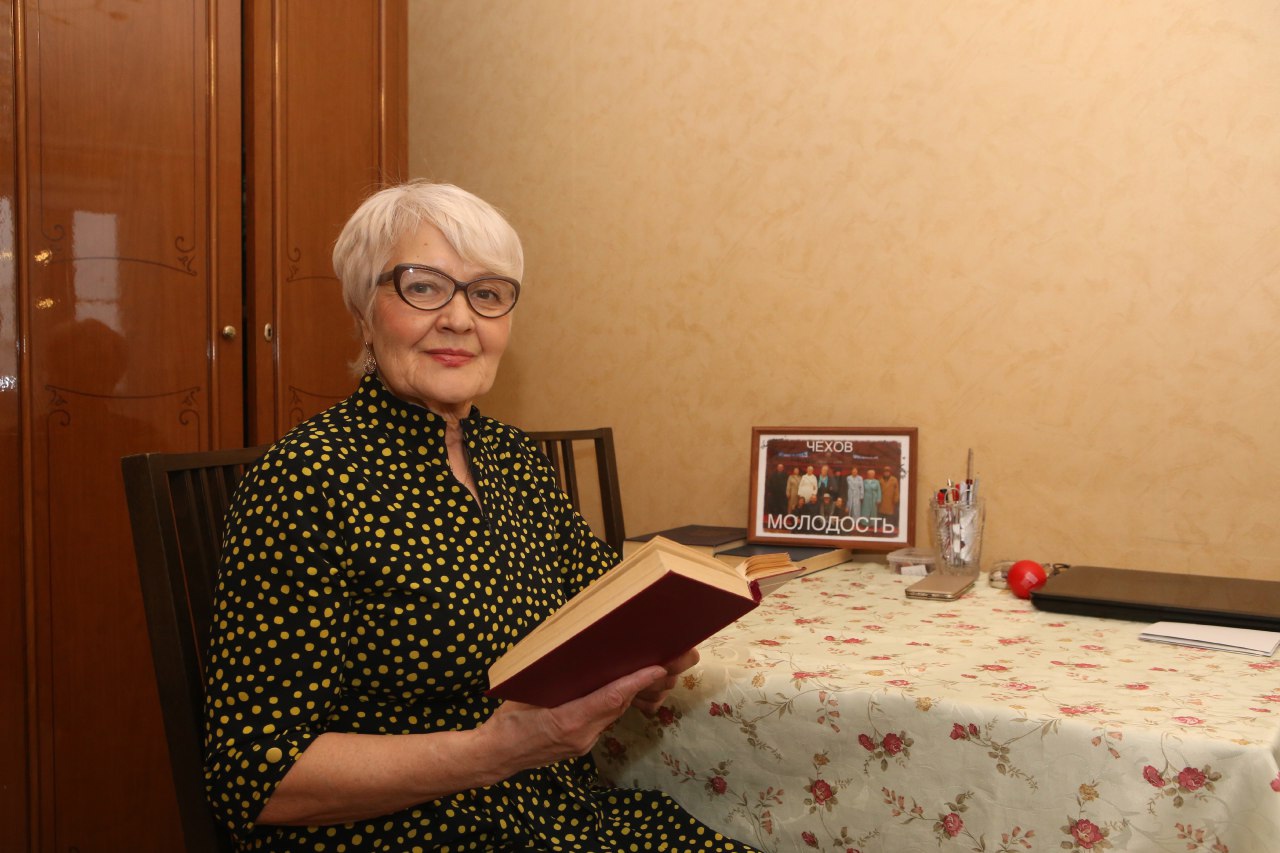 Педагог из Марьина в 71 год стала актрисой и вышла на большую сцену