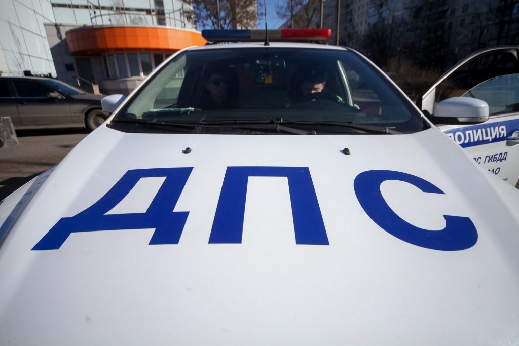 Автомобиль службы доставки сбил мотоциклиста на Люблинской